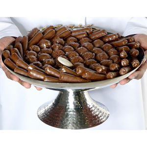 Bol à chocolat en métal martelé Design vintage dessus de table bonbons au chocolat bol de service Desserts affichage parfait pour servir des bonbons - Product Image 1