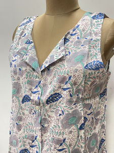 เสื้อกล้ามคอวีสั้นสไตล์โบฮีเมียนลายดอกไม้พิมพ์บล็อกด้วยมือจากผ้าฝ้ายเป็นมิตรกับสิ่งแวดล้อมสำหรับผู้หญิง  แบบลำลองติดกระดุม - Product Image 4