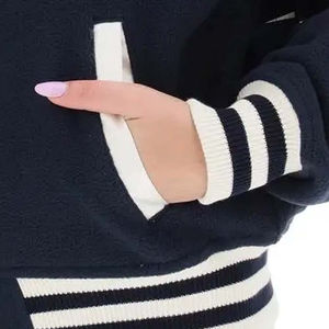 Classique unisexe Letterman veste manches en peau de mouton tricoté écologique imperméable Sports d'hiver Look pour les femmes - Product Image 6