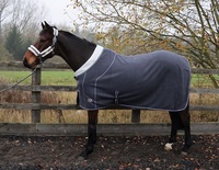 Couverture de cheval en polaire de luxe légère et personnalisée de haute qualité, pour le dressage, confortable et chaude pour l'hiver, douce pour l'écurie et la randonnée équestre