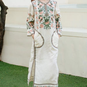 Vestido blanco ucraniano Vyshyvanka para mujer bordado cuello redondo Boho algodón Lino vestidos ucranianos de alta calidad - Product Image 1