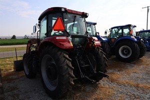 รถแทรกเตอร์ Case IH Farmall 90C คุณภาพสูง ทรงพลัง อเนกประสงค์ ขับเคลื่อน 4 ล้อ พร้อมบุ้งกี๋ขนาด 84 นิ้ว และเพลาหลังสำหรับงานหนัก - Product Image 5