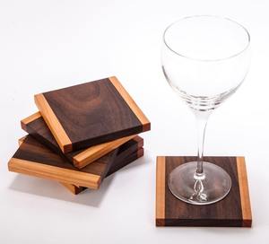 Ensemble de dessous-de-verre ronds en bois de noyer avec finition foncée artisanale pour la décoration moderne de la maison et l'accentuation de table de luxe - Product Image 5
