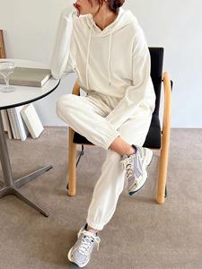 Conjunto Deportivo de Felpa de Algodón para Mujer 2025 Premium de Dos Piezas, Sudadera con Capucha y Pantalones Deportivos Cómodos para Estar en Casa - Product Image 2