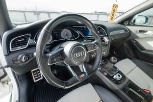 Audi A4 Avant 2.0T Quattro S4 Avant 2009 Usado en Buen Estado, Transmisión Manual de 6 Velocidades, Tracción en las Cuatro Ruedas, Modificaciones Extensas - Product Image 5