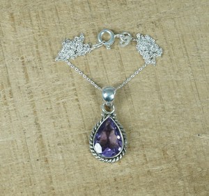 Colgante de Amatista Pera, Plata de Ley 925, Joyería de Piedras Preciosas Hecha a Mano, Elegante Collar para Mujer, Regalo - Product Image 2