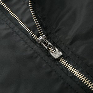 แจ็คเก็ตบอมเบอร์กันน้ำกันลมสำหรับผู้ชาย ไซส์ใหญ่พิเศษ คอตั้ง ปรับแต่งได้ พร้อมโลโก้ด้านหน้า เหมาะสำหรับฤดูหนาว - Product Image 5