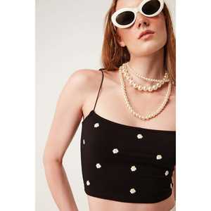 Blusa Corta Casual con Estampado Floral y Logotipo Frontal - Product Image 2