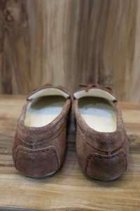 Bottines en cuir suédé marron pour femmes Bottines en cuir véritable fabriquées à la main élégantes et durables - Product Image 5