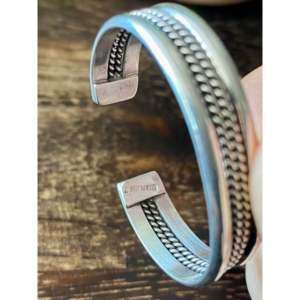 Bracelets manchette pour bébé en argent sterling, bijoux culturels de collection fabriqués par les Navajo - Product Image 5