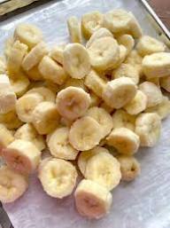 Plátano congelado IQF de grado de exportación, 100% maduro, sin conservantes, ideal para batidos, postres y suministro a granel para uso comercial - Product Image 6