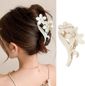 Luxury Pearl Design <b>Hair</b> <b>Claw</b> Clip for Women Fashion <b>Hair</b> Accessories for Party and Office Use at Wholesale Prices - Product Image 4