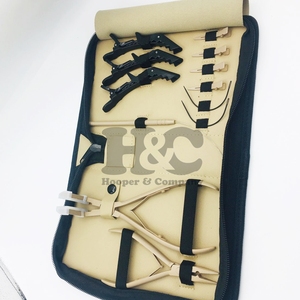 Nouvel ensemble d'outils capillaires professionnels beige en acier avec pinces, ciseaux, clip et peigne, sac de rangement et logo personnalisé - Product Image 2