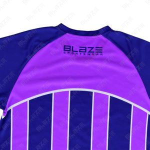 เสื้อฟุตบอล/ฟุตบอลสีฟ้าแบบระเหิดผ้าโพลีเอสเตอร์100% แห้งเร็วระบายอากาศได้ดีกำหนดโลโก้และชื่อได้ตามต้องการ - Product Image 4