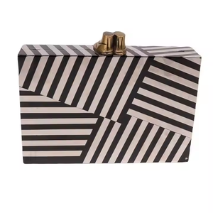 กระเป๋าถือคลัทช์สะพายข้างทรงสี่เหลี่ยมสำหรับผู้หญิงเด็กผู้หญิงงานปาร์ตี้สวมใส่โดยงานฝีมือเสี้ยว - Product Image 3