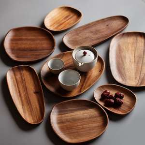 Plateau de service en bois sculpté à la main avec poignée en métal pour la nourriture et les fruits servant des hôtels et des restaurants - Product Image 3