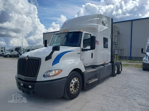 Camión de Carga Pesada Diésel Automático Usado de Buena Calidad, Modelo 2023, Cabina Comercial, Tractor de Carga, Vehículo de Larga Distancia y Logística - Product Image 3