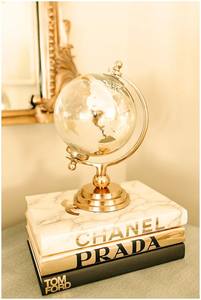Globo de metal grabado con función giratoria y superficie detallada adecuada para exhibición educativa o decoración elegante - Product Image 6