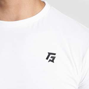 T-shirt Adventure Fitness Apparel en blanc - Product Image 6
