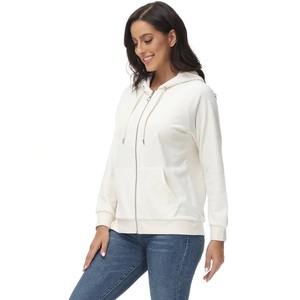 Nouveauté : Ensemble jogging 2 pièces personnalisé avec logo (hoodie et pantalon) pour femme – Collection automne – Fabricant - Product Image 3