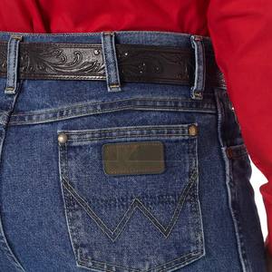 Vente en gros de jeans décontractés personnalisés étiquette en cuir avec logo étiquette de vêtement pour jeans étiquettes de vêtement veste en cuir véritable lavable en relief - Product Image 4