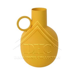 Florero de hierro hecho a mano con estilo, recubierto de polvo amarillo con diseños geométricos en negrita, estilo costero para decoración de bodas - Product Image 1