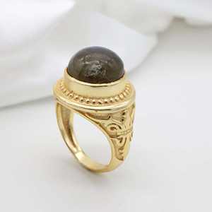 แหวนทองเหลืองชุบทอง18K อัญมณีสีดำตัวหนาทันสมัยสำหรับสาวๆงานหมั้น - Product Image 5