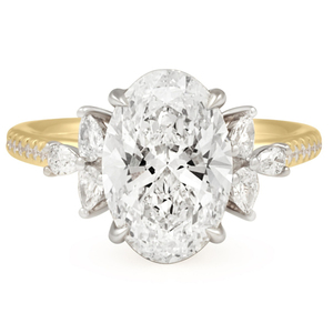 Bague de fiançailles classique pour femme en or jaune avec sept pierres pavées de diamants ovales de 2,84 carats cultivés en laboratoire - Product Image 1