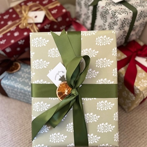 Ruban en satin personnalisé imprimé rouge de couleur unie d'inspiration vintage de Sunjoy Factory <span class=keywords><strong>Wholesale</strong></span> avec 1 cm 2,5 cm 4 cm 10 cm - Product Image 5