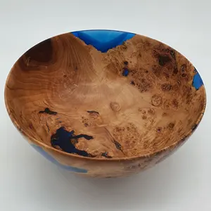 Bol de service à salade en résine époxy en bois naturel fait à la main couleurs décoratives aléatoires pour les fêtes meilleur prix fruits décoratifs pour la maison - Product Image 4