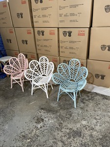 Chaise et table en rotin pour enfants Chaise en rotin Sweet Colorful Bunny-Ear pour enfants Style design moderne fait à la main - Product Image 3