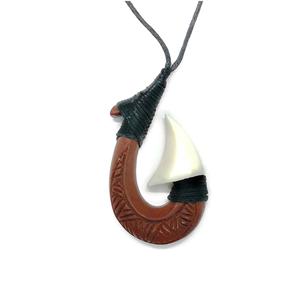 Tallado pingüino azul alta calidad elegante cuerno de búfalo resina madera Metal hueso hecho a mano collar pendiente - Product Image 1