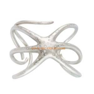 Aluminum <b>Silver</b> Color Metal Tissue Holding Ring Best Selling Classic Kitchen Ware and Cafe Table Top <b>Napkin</b> Ring for Home Decor - Product Image 1