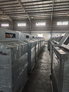 ตู้ควบคุม HMI เหล็กไม่เคลือบผิวทนทานพร้อมแผงหน้าจอด้านหน้าแบบเอียงสำหรับระบบอัตโนมัติทางอุตสาหกรรมและระบบโรงงาน - Product Image 6