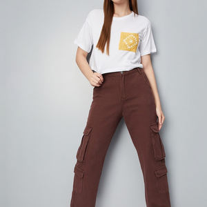 Camiseta de manga corta bordada para mujer de Color único de alta calidad, camiseta con logotipo bordado de tamaño y diseño personalizado para mujer - Product Image 5