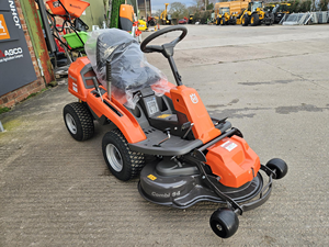 เครื่องตัดหญ้าแบบนั่งขับ Husqvarna P525DX R214TC ดีเซล ขับเคลื่อนสี่ล้อ พร้อมเครื่องยนต์ Kubota สำหรับงานพาณิชย์  ขาย - Product Image 3