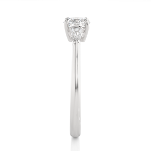 Gemver Anillo solitario de diamante cultivado en laboratorio de forma redonda de 3 piedras Anillo de diamante de laboratorio de oro blanco de 14 quilates para hombres y mujeres al mejor precio - Product Image 3