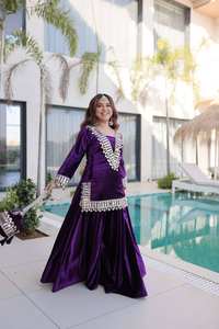 Ensemble Salwar Kameez Royal Purple avec Dupatta, longueur midi, coupe classique, design de créateur, tenue de fête ethnique pour femmes - Product Image 2