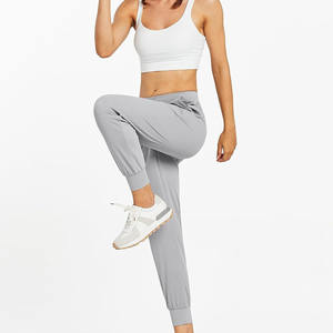 Pantalon long de jogging confortable en coton 100% pour femme, style cargo tendance avec extrémités élastiques - Product Image 5