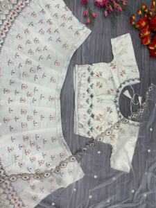 Lehenga งานแต่งงานที่สวยงามด้วยการปักด้ายหลากสีงาน dori และเลื่อมหนัก - Product Image 6