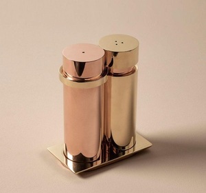 Saleros y Pimenteros de Latón Antiguo de Diseño Clásico Redondo de Primera Calidad para Uso Doméstico - Product Image 2