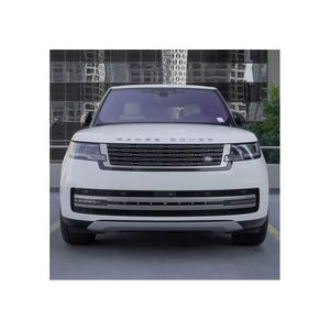 Range Rover Evoque con soluciones de almacenamiento inteligentes y diseño interior práctico. - Product Image 1