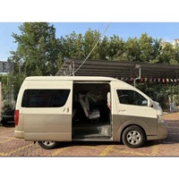 Mini-bus d'occasion chinois Hiace de haute qualité, conduite à gauche, transmission manuelle, intérieur cuir foncé, modèle 2019, 75-100 000 milles