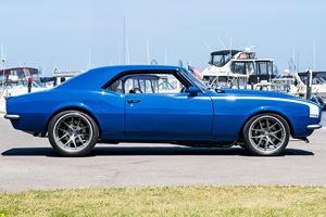 Chevrolet Camaro 1968 d'occasion en excellent état, restaurée et modifiée par Petty's Garage pour Mahle, moteur V8 LS 427ci, boîte manuelle 5 vitesses - Product Image 2