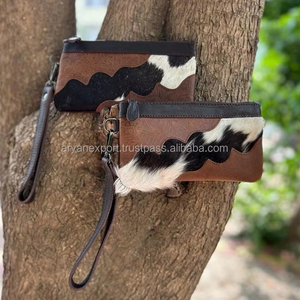 กระเป๋าคลัทช์หนังขนสัตว์แท้แบบมีซิปสำหรับผู้หญิงกระเป๋าคลัทช์ทำมือพิมพ์ลายนูน - Product Image 2