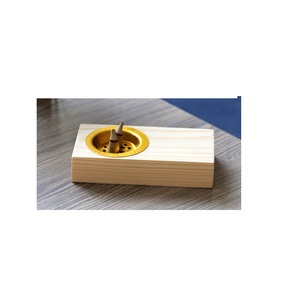 Brûleur à bakhoor en bois artisanal élégant pour une présentation raffinée d'encens pendant la méditation, les rituels de prière, la décoration intérieure quotidienne - Product Image 6