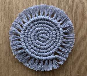 Dessous de verre moderne en macramé Décor de table rond en coton pour Diwali - Product Image 1