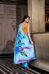 Nueva llegada último traje de diseñador estilo moderno atractivo satén seda impreso Sari Fabricación de Surat para la venta - Product Image 6