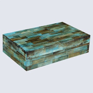 Elegante caja de almacenamiento de joyas con incrustaciones de resina hechas a mano con diseño elegante para dormitorio y tocador a precio mayorista - Product Image 1