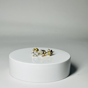 เพชรแล็บเกรด GIA ความสะอาดระดับ VS1 น้ำหนัก 2.00 กะรัต ทรงบริลเลียนต์ ตัวเรือนทองคำ 18k สีเหลือง สไตล์มินิมอล เหมาะสำหรับทั้งชายและหญิง ใช้สำหรับงานแต่งงาน งานหมั้น และงานเลี้ยง - Product Image 4